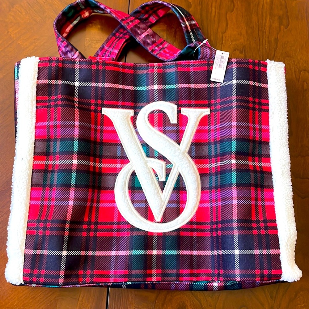 Victoria’s Secret Limited Edition Holiday 2022 Tote Bag Tartan Plaid NWT